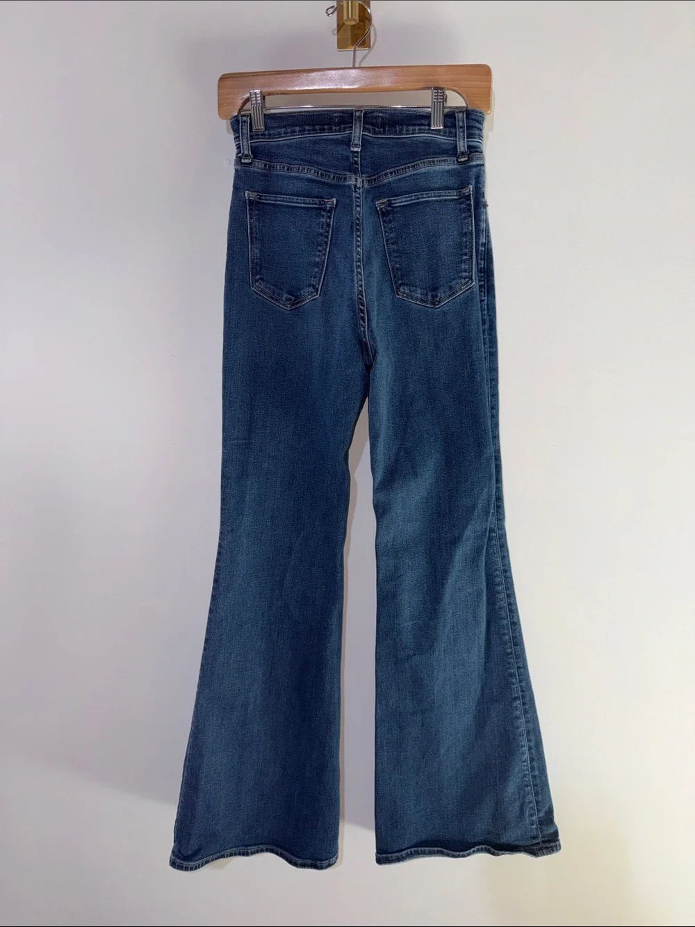 Abercrombie & Fitch The Flare Ultra High-Rise Flared Blue Jeans Women’s size 27
